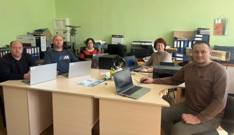 Educational institutions in Kherson region received more than a hundred laptops from Japan
