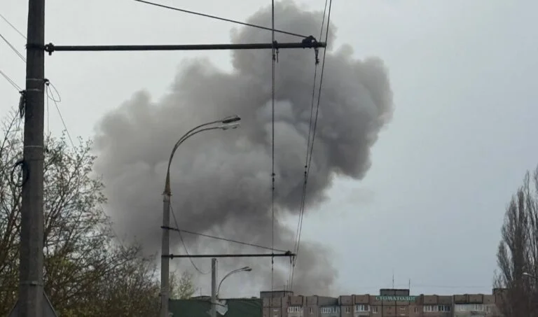 Росіяни знову атакували Херсон КАБами (фото)