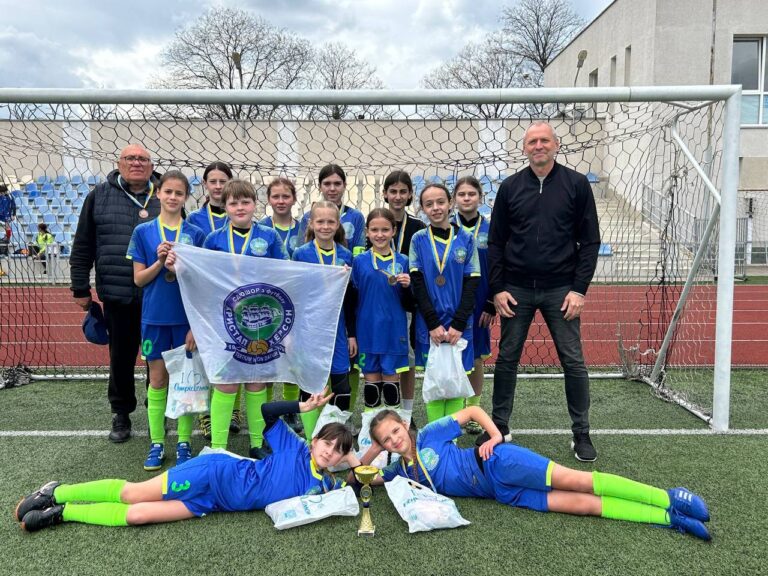 Вихованці ДЮСШ «Херсон» та «Кристал» здобули медалі на всеукраїнських змаганнях з футболу