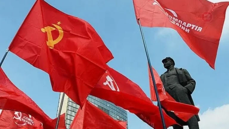 The occupying “Development Fund” in Hola Prystan was headed by a former communist